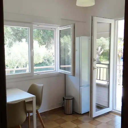 Kalogeriko דירה
