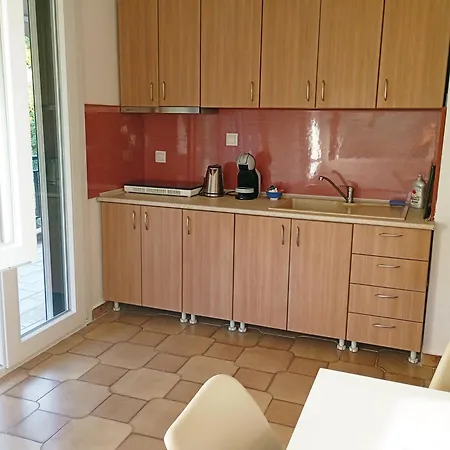 Apartment Kalogeriko